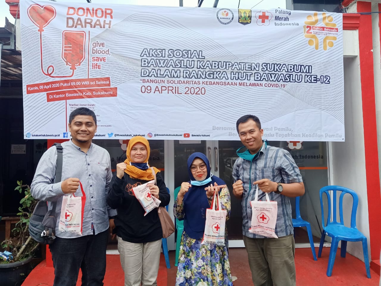 Bawaslu kabupaten sukabumi donor darah dalam rangkaian ulang tahun Bawaslu yang ke 12