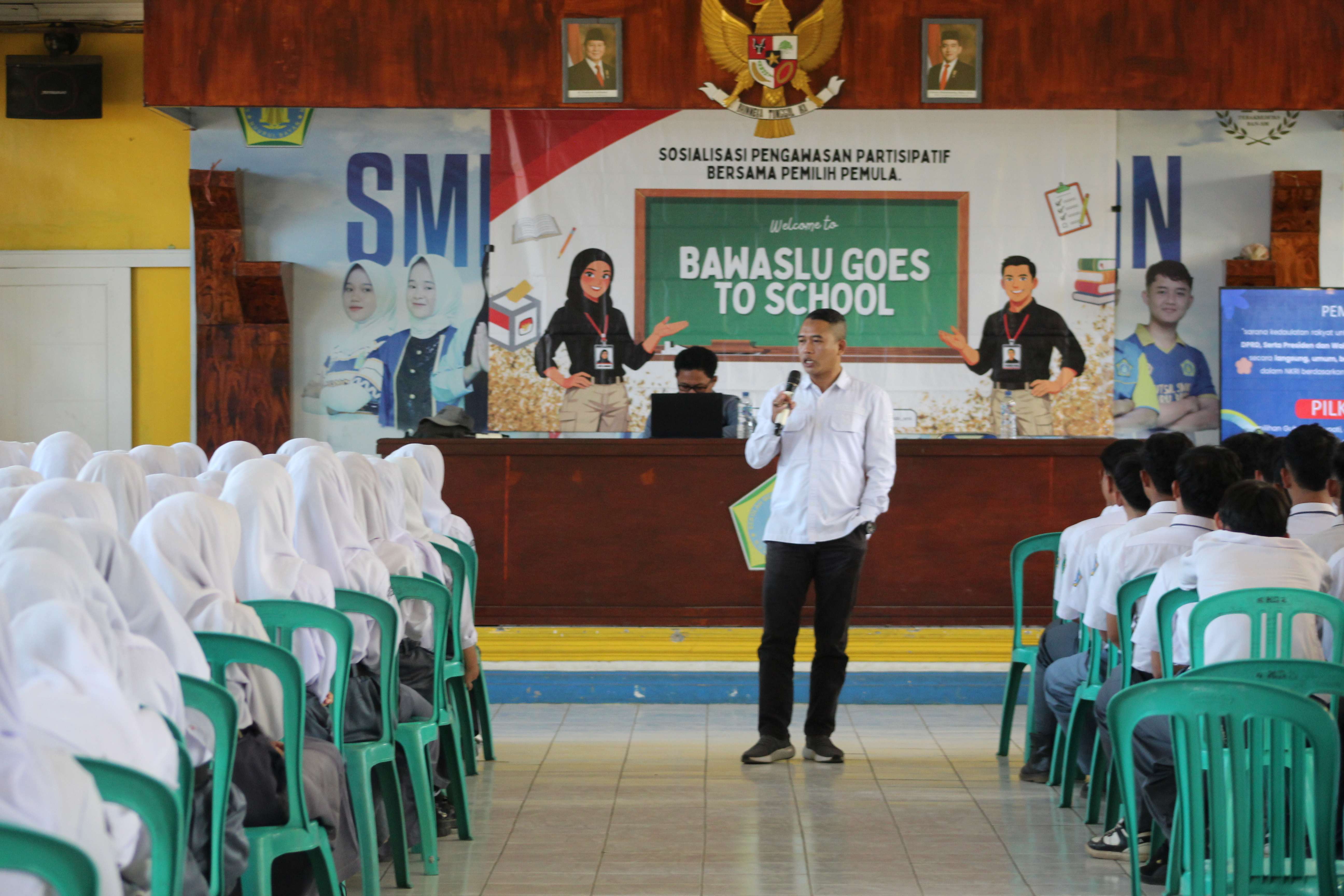 bawaslu goes to school