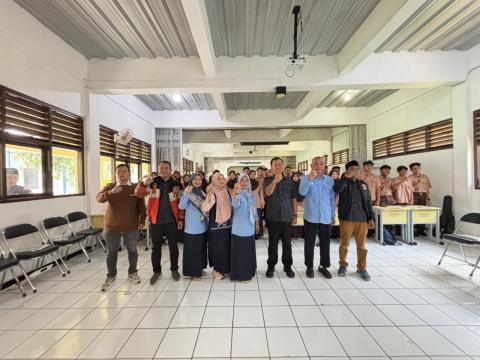 bawaslu goes to school