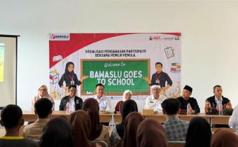 bawaslu goes to school