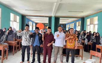 bawaslu goes to school