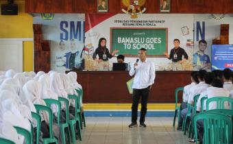 bawaslu goes to school